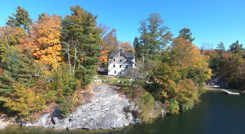 Lakehouse Inn — Hotel in Lee (MA)