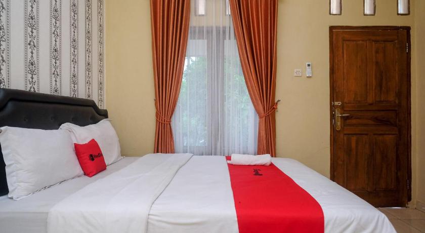 Image of RedDoorz Room 2