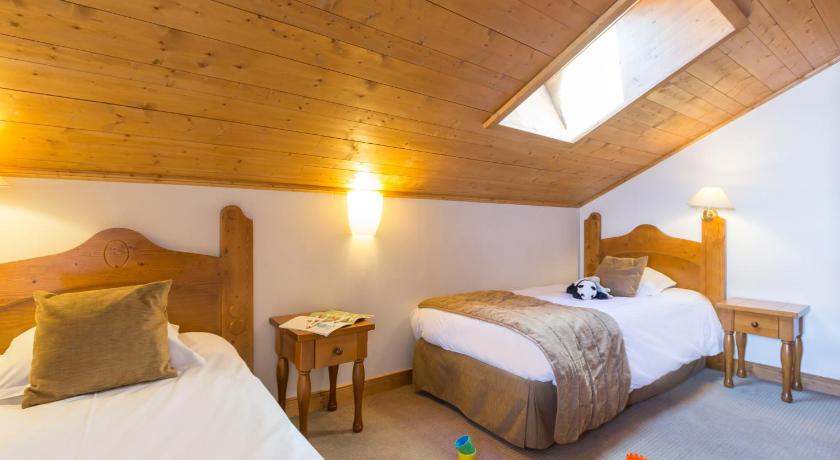 Image of Four-Bedroom Duplex Apartment - access to the ndoor pool (10 People) 7