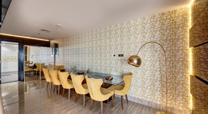 Image of 5 Bedroom Penthouse Suite - 360 Panoramic 360 Sea and Burj Views - Top Floor (72nd) 15