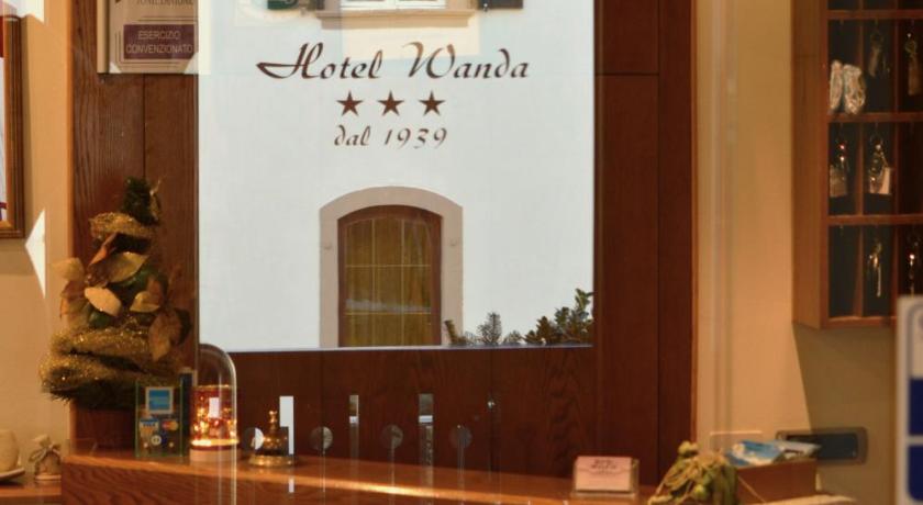 Hotel Wanda photo