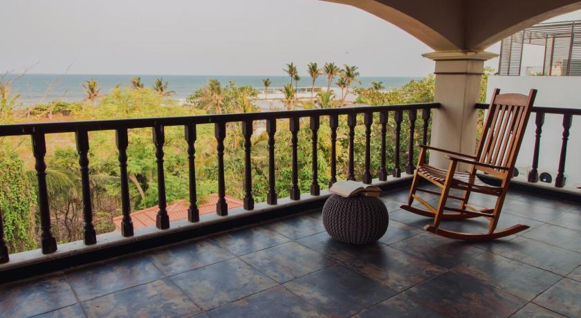 Costa Verde Luxury Seafront Villa photo