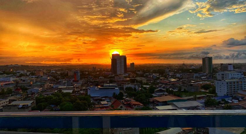 Stunning & Cosy 1-BR Condo at The Loop Limketkai photo
