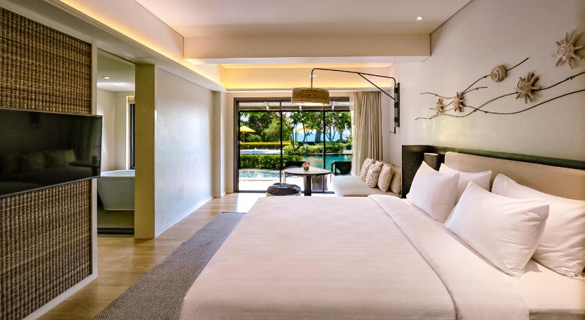Image of Pool Access Room 1