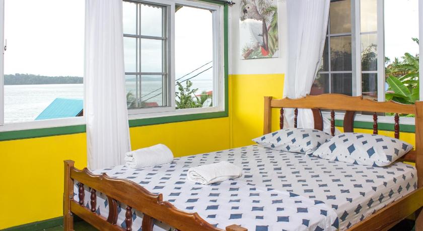 Bastimentos Hill Guest House photo