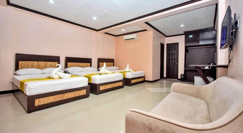 Image of Junior Family Room 3