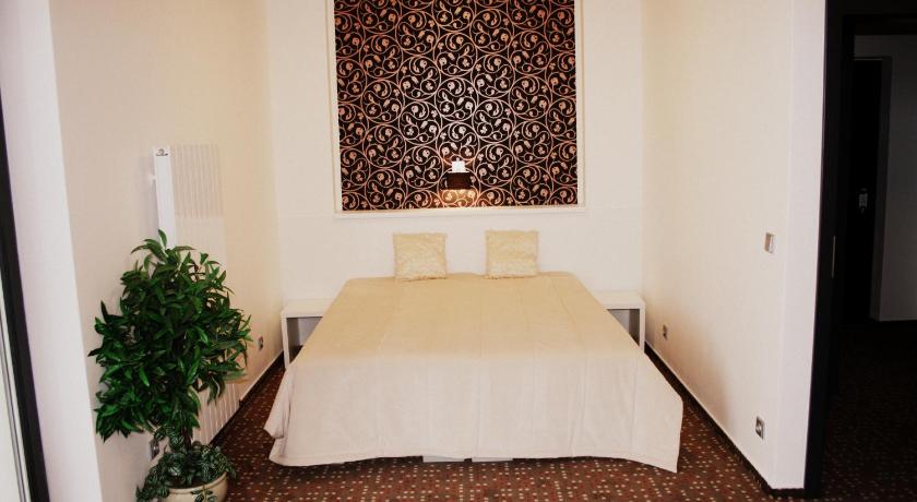 Image of Superior Suite with View 5