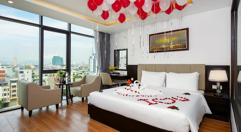 Image of Deluxe Double with Bathtub 3