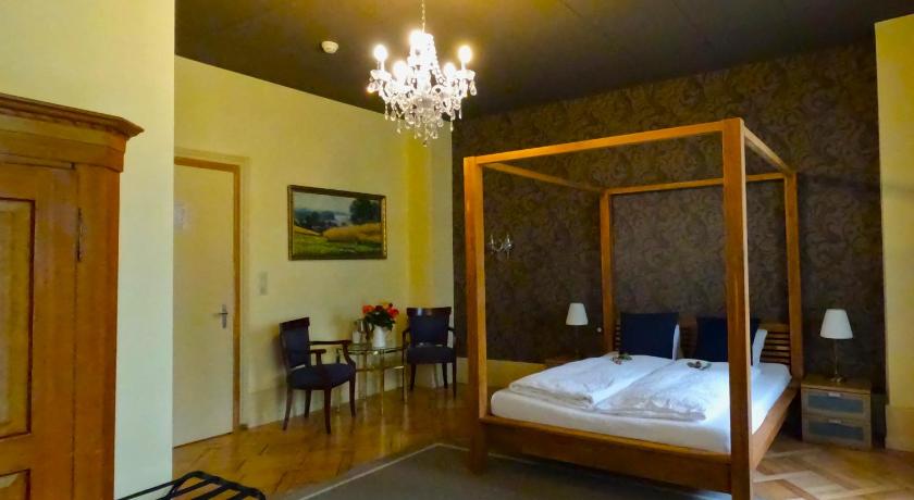 Image of One-Bedroom Suite with Garden View 3