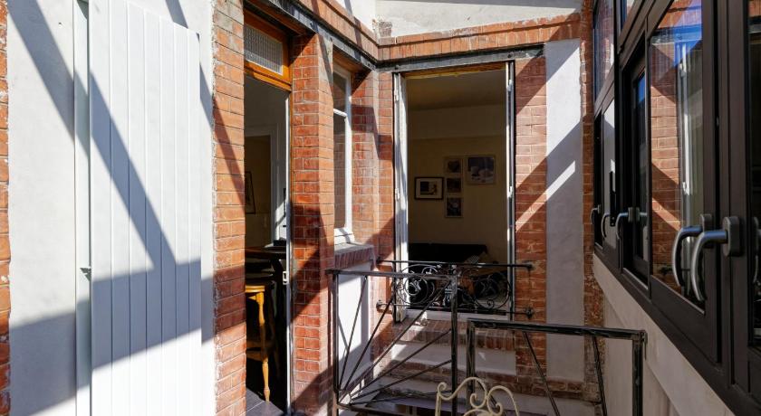 Image of One-Bedroom Apartment 6