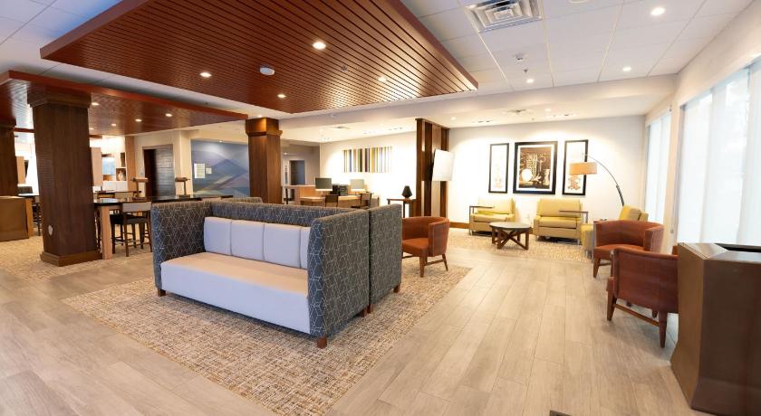 Holiday Inn Express And Suites Dayton East Beavercreek photo