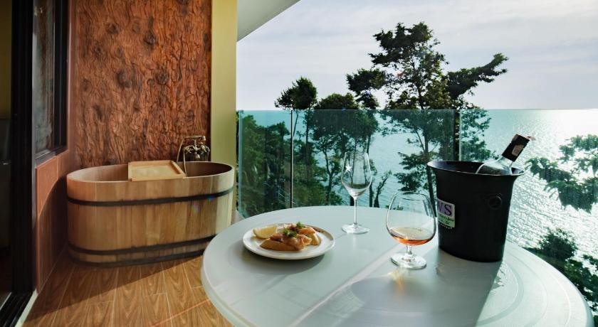 Cliff Lanta Suite - image 16