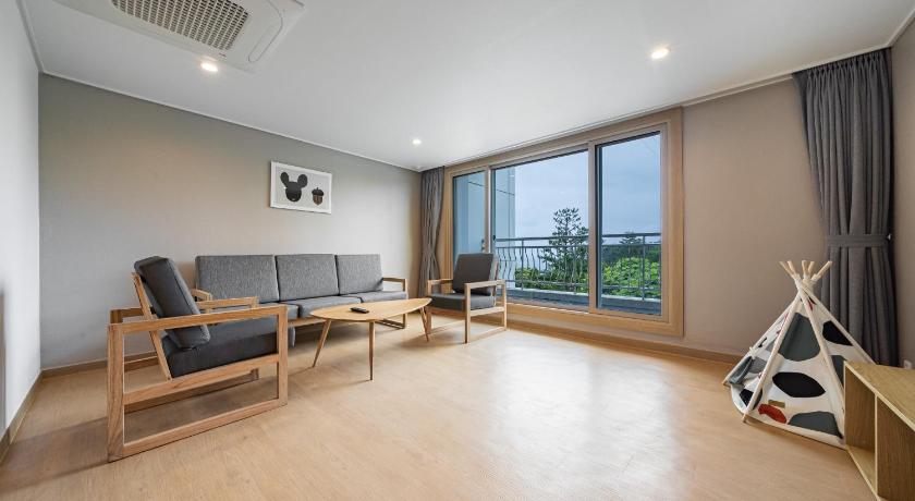 제주 헤이 서귀포 호텔 (Heyy Seogwipo Hotel) 3성급 호텔 로비