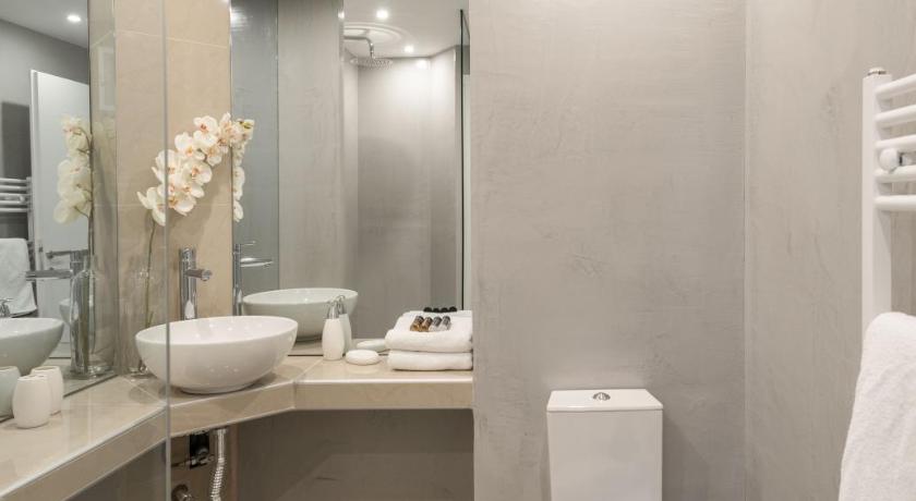 Ace Location | Luxury Building photo