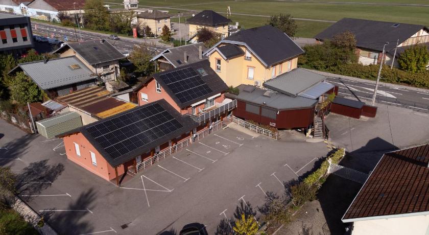 Contact hotel Les Ailes — Hotel in Challes-les-Eaux
