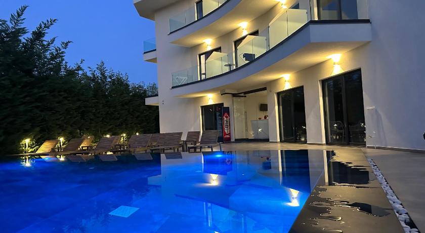 Blue Eye Hotel photo