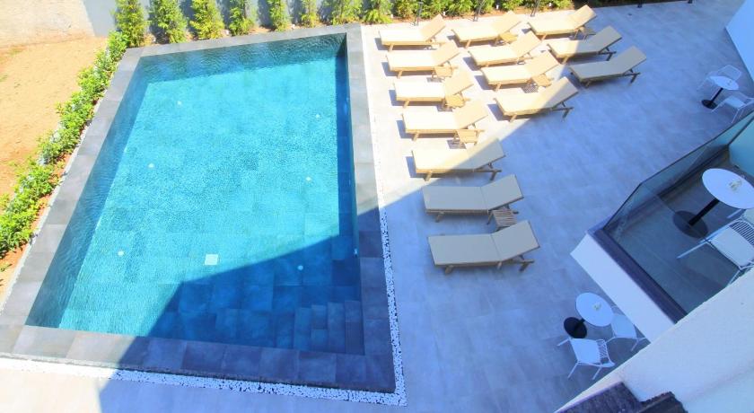 Blue Eye Hotel photo