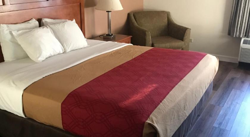 The Best Inn & Suites photo