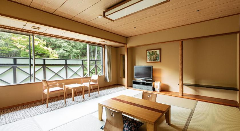 Image of Japanese Style Room B for 5 Adults without Private Bath 0