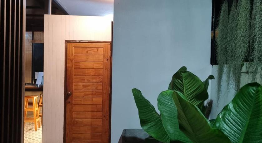 Backpack Hostel Kohyaoyai — Hotel in Phang Nga