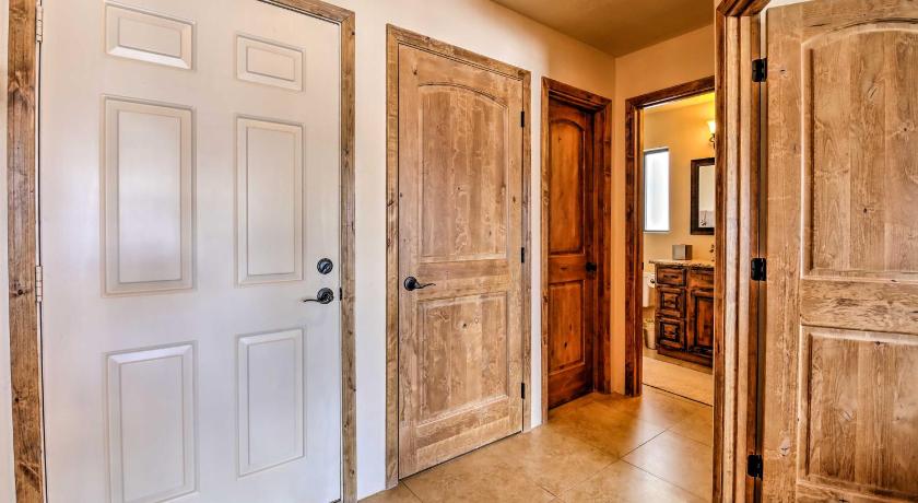 Updated Condo Next to Pinetop Lakes Country Club! photo