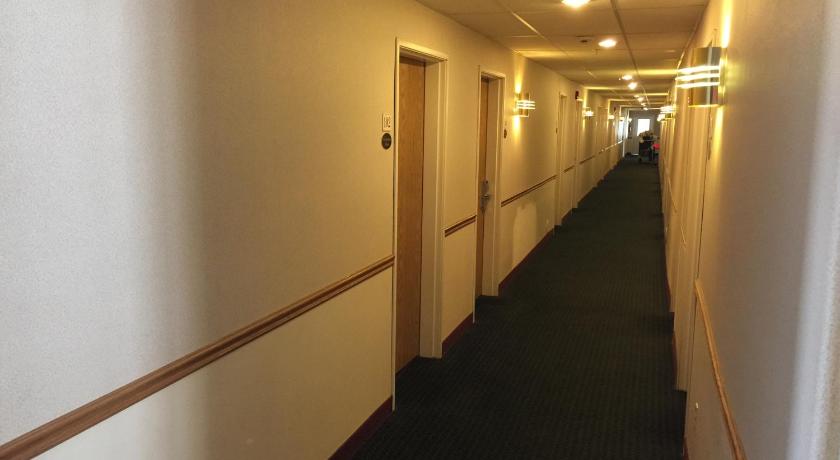 Economy Inn & Suites photo