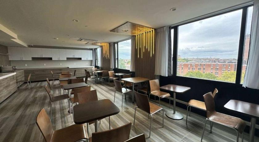 Days Inn by Wyndham Brooklyn / Eastern Parkway photo