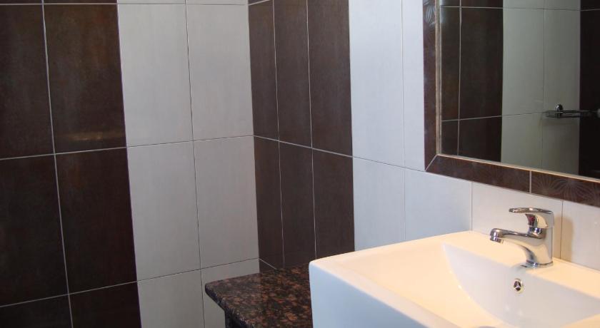 Elena Studios and Suites - image 11