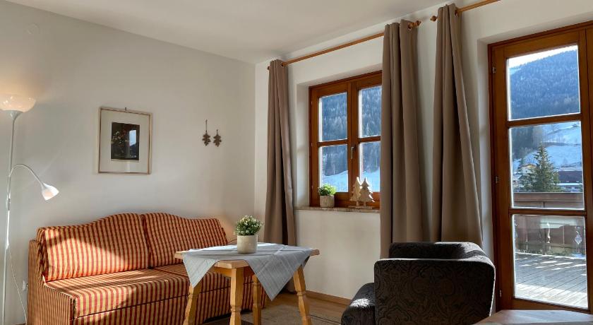 Image of One-Bedroom Apartment with Balcony 4