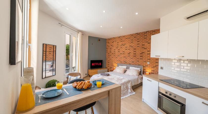 GRAND STUDIO CLIMATISE TRES PROCHE MONACO
