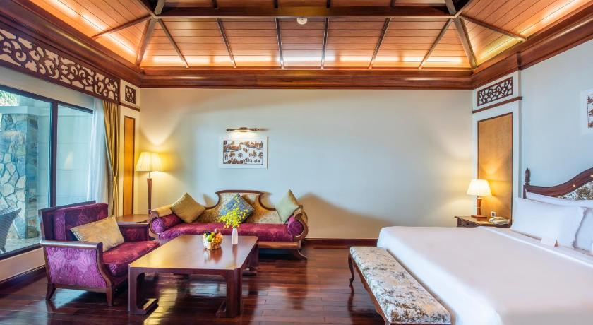 Immagine di Villa Fronte Spiaggia con Letto Matrimoniale King Size e con Piscina Privata (Beachfront Villa with King Bed and Private Pool) 1