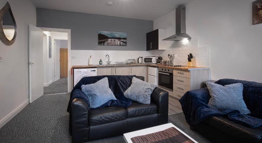 Bank Street Apartment 10 - image 17