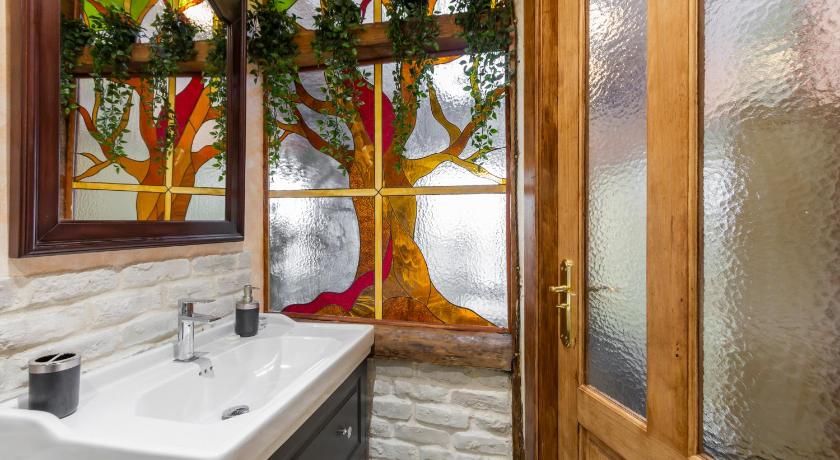 1851: Exceptional 19th century studio in Madrid photo