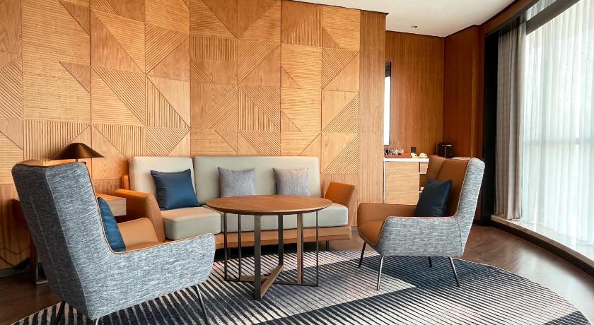 Image of Suite, 1 Bedroom Suite, 1 King 4