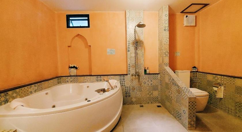 Image of Suite Jacuzzi Room 9