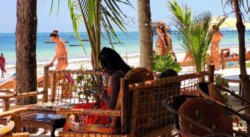 Sipano Beach Lodge - image 16