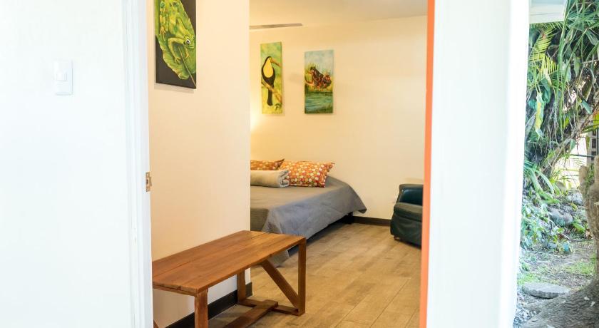 Image of Standard Queen Room 4