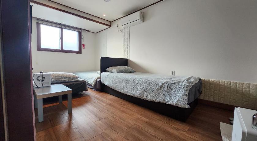 Seoul Olive Hostel MyeongDong 2-Star Hotel view