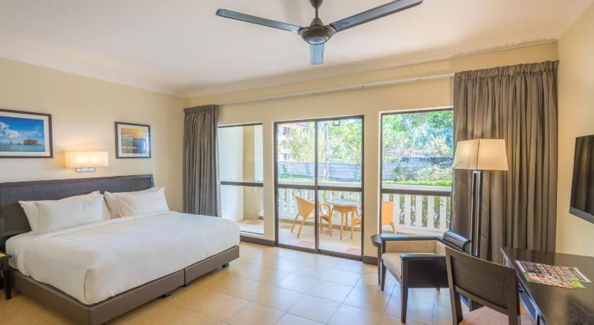 Image of Deluxe King - Beach Wing 1