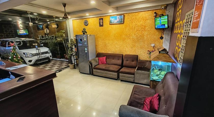 OYO 4706 Chalil Residency photo