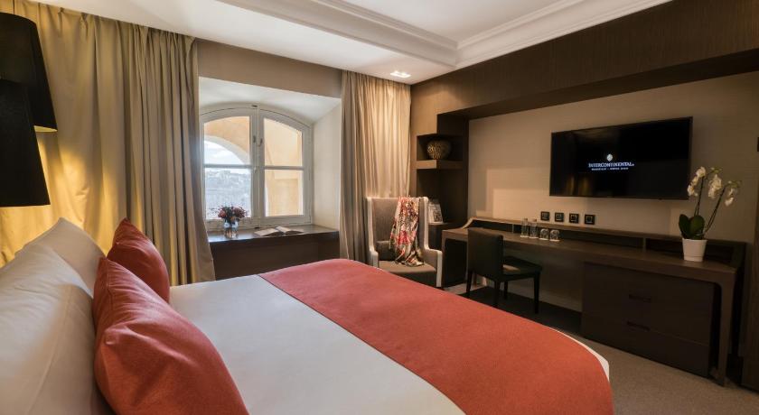 Image of 1 King Classic La Bonne Mere View 3