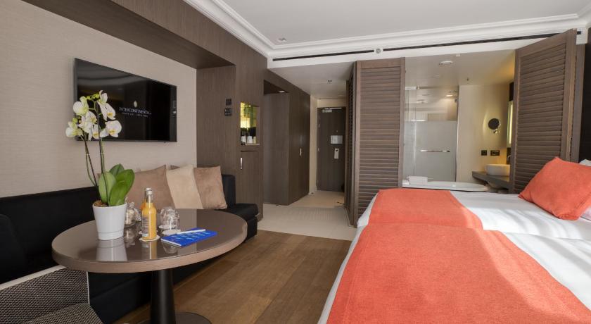 Image of 2 Twin Classic Harbour View Terrace 3