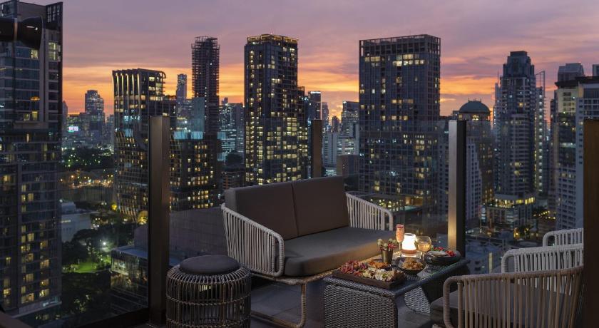 バンコク HOTEL INDIGO BANGKOK WIRELESS ROAD By IHG 5つ星 ホテル レストラン