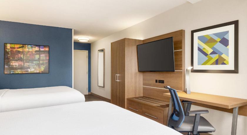 Image of 2 Double Beds Non-Smoking 1