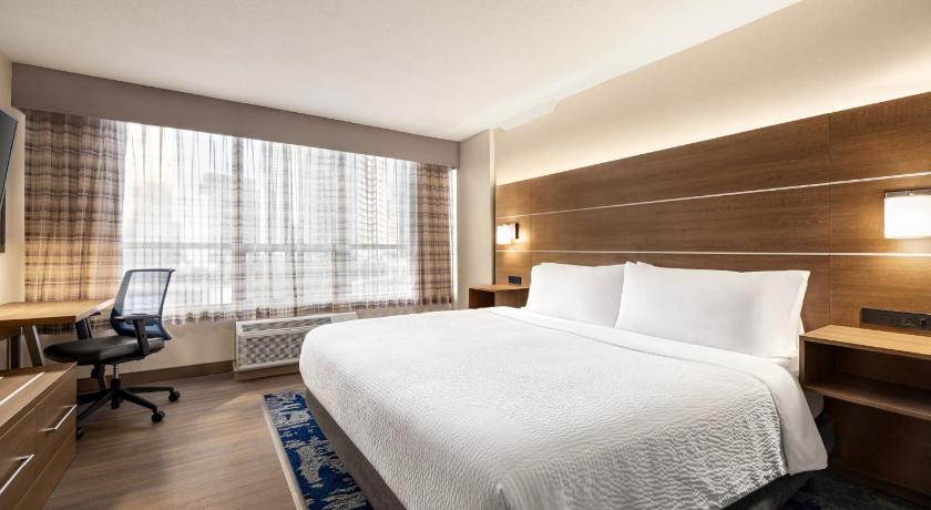 Image of 1 King Bed Standard Low Floor 1
