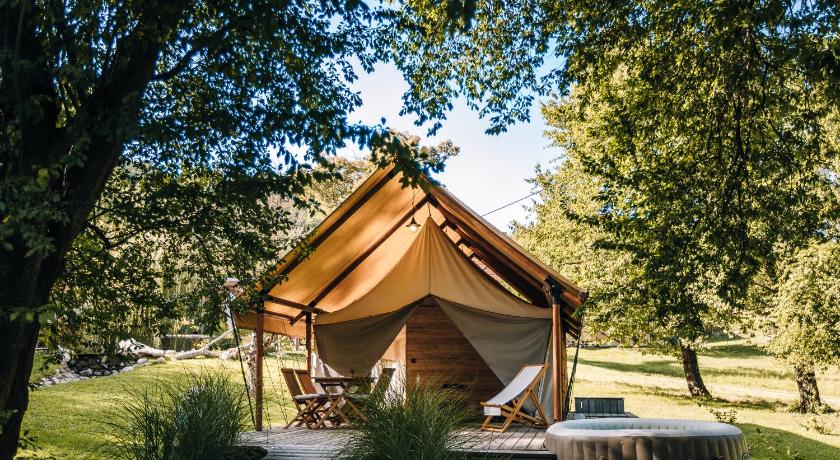 Luxury vineyard resort Chateau Ramsak — Hotel in Maribor