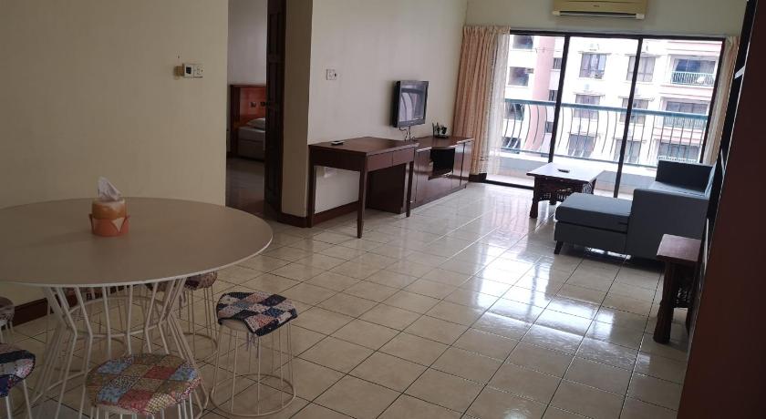 Marina Court  Homestay  KK - image 6