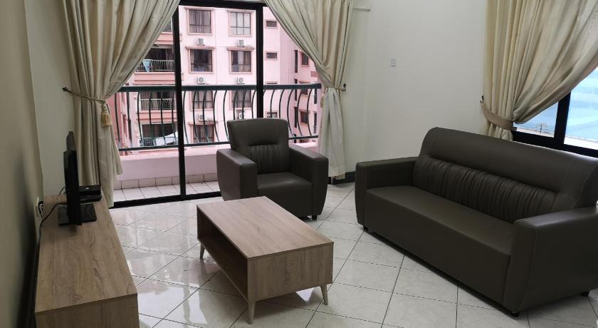 Marina Court  Homestay  KK - image 3