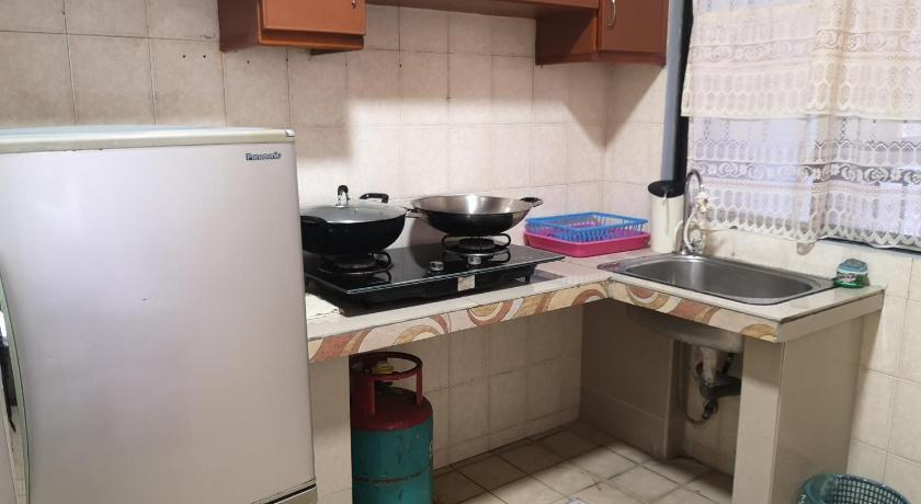 Marina Court  Homestay  KK - image 16