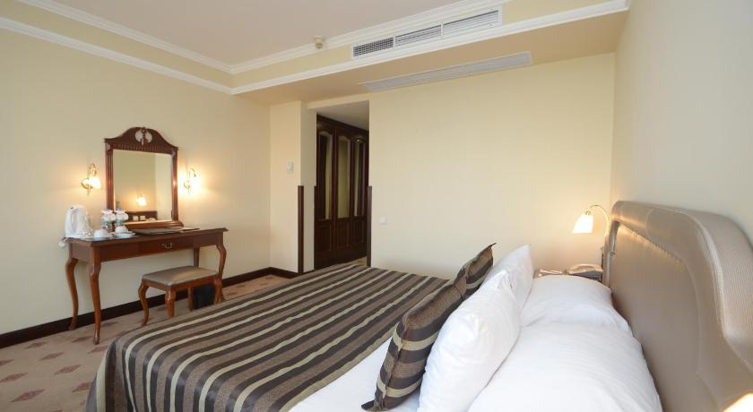 Karaca Hotel